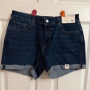 Juniors NWT size 13 Arizona midi jean shorts. Dark wash